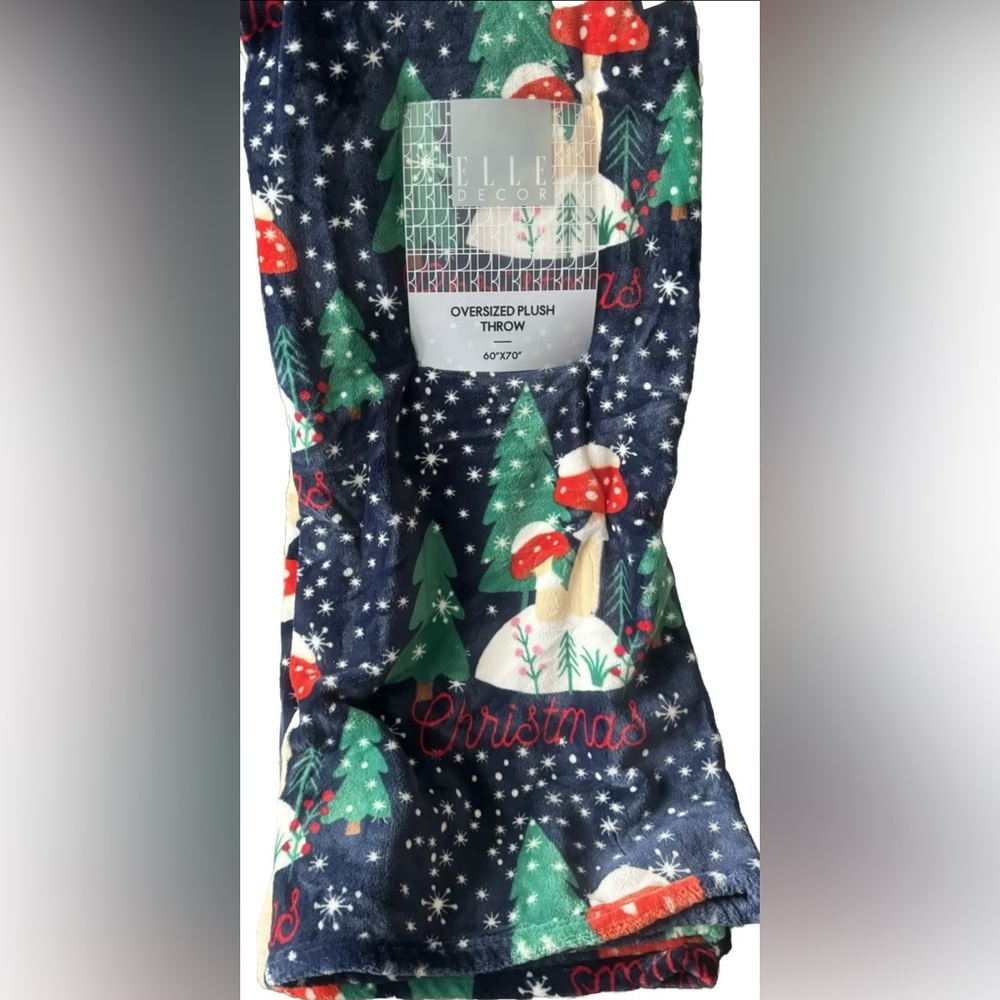 CHRISTMAS HOLIDAY THROW BLANKET / SNOWCAPPED MUSHROOMS & TREES